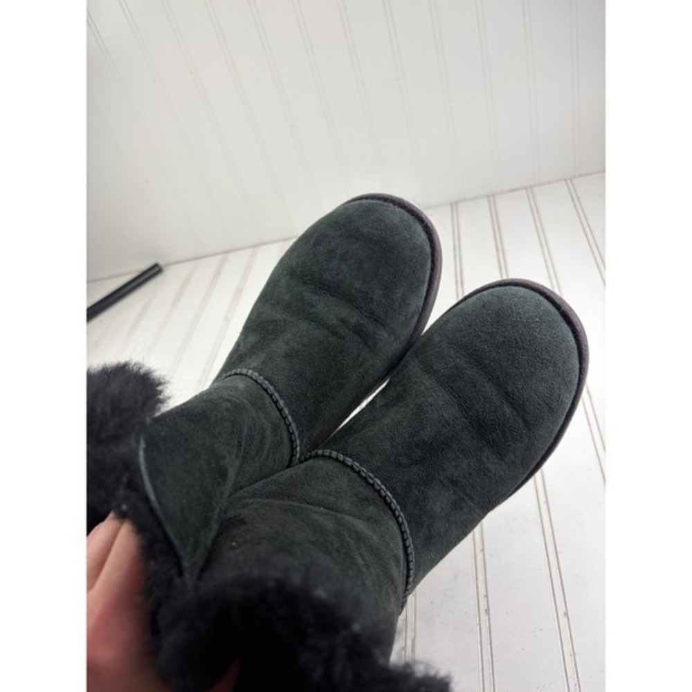 UGG Classic Short II Black Suede Sheepskin Boots Women's Size 6.5 - Picture 10 of 12